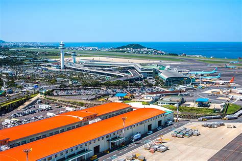 제주국제공항: 바람의 섬에서 만나는 현대와 전통의 교차로